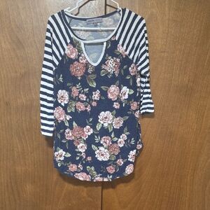 Absolutely Famous Blue and Pink Raglan 3/4 Sleeve Tunic